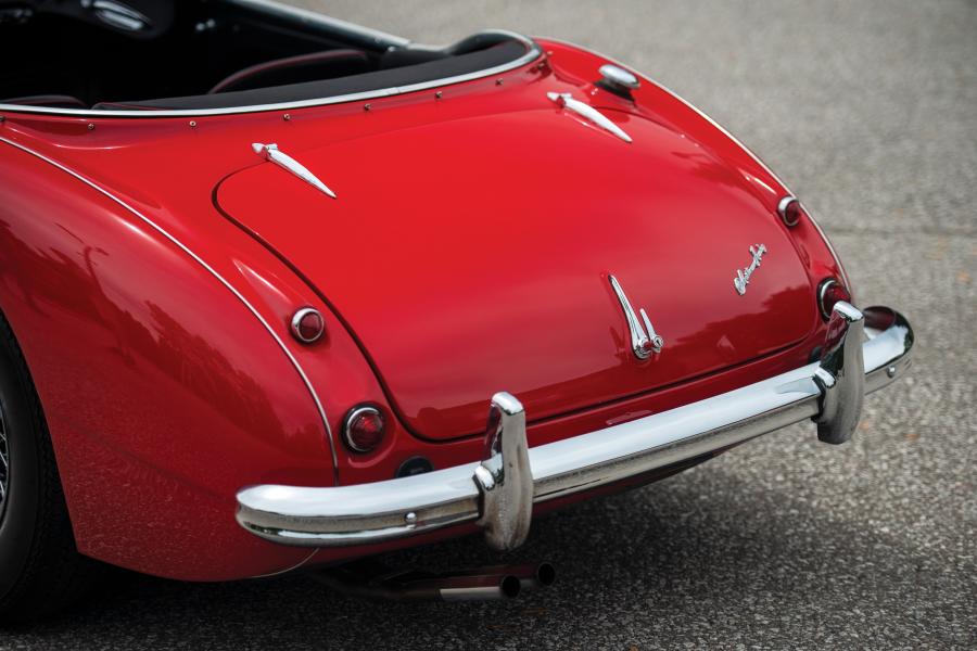 Детали экстерьера Austin-Healey 100-6 (BN4) 1956 года  (фото 12 из 23)